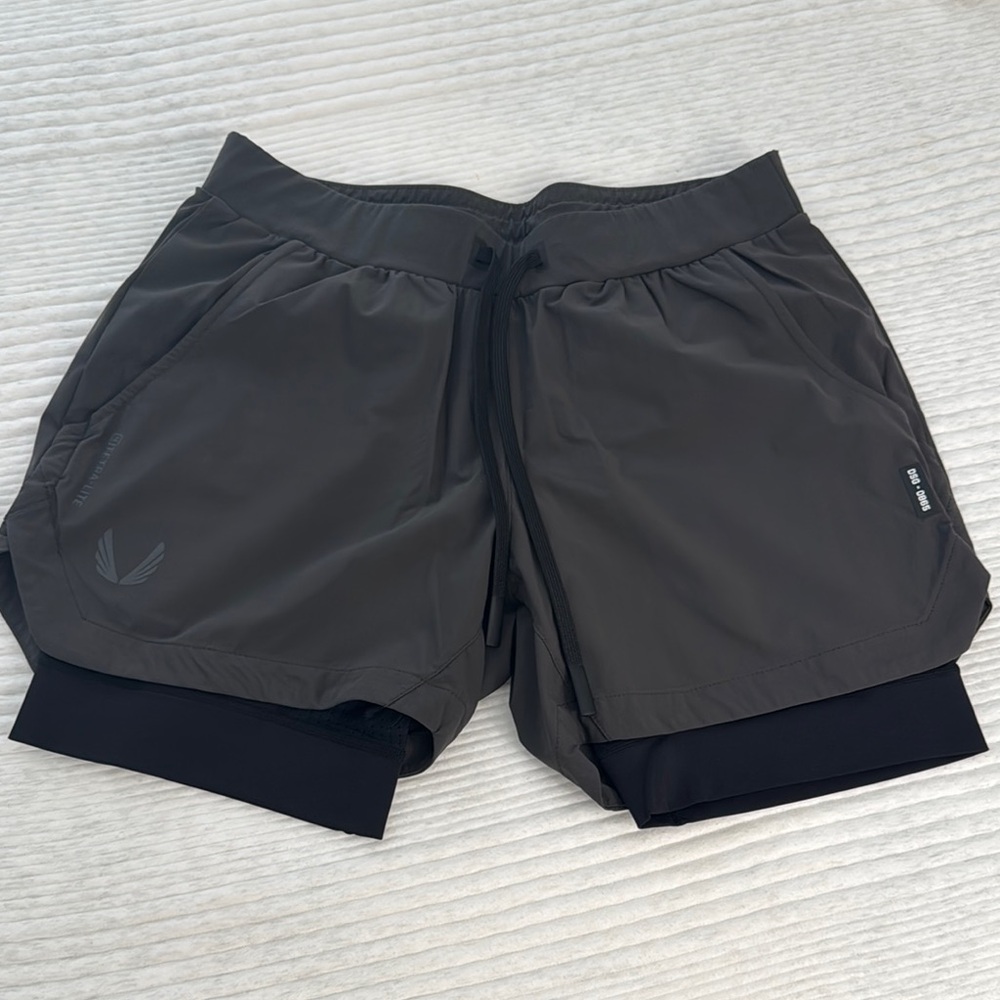 Men's ASRV Black Athletic Shorts w liner.  5inch.  Size M